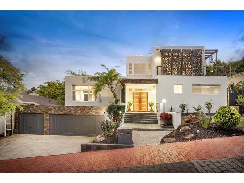 12 Robertswood Close, Doncaster East VIC 3109