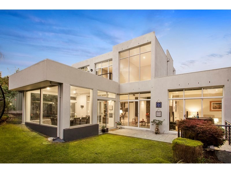 12 Robertswood Close, Doncaster East VIC 3109