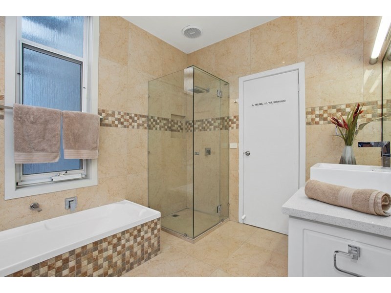 12 Robertswood Close, Doncaster East VIC 3109