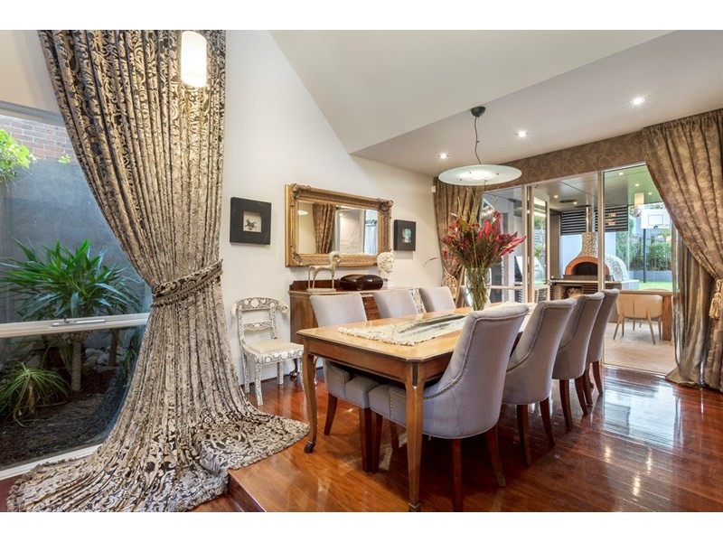 33 The Boulevarde, Doncaster VIC 3108