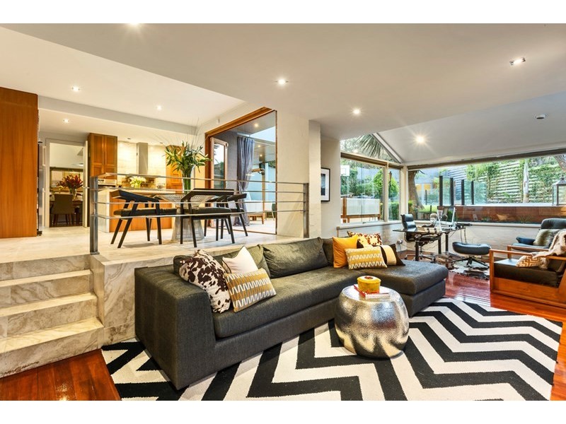 33 The Boulevarde, Doncaster VIC 3108