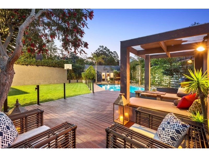 33 The Boulevarde, Doncaster VIC 3108