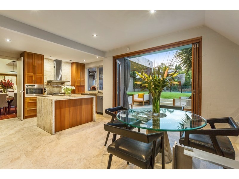 33 The Boulevarde, Doncaster VIC 3108