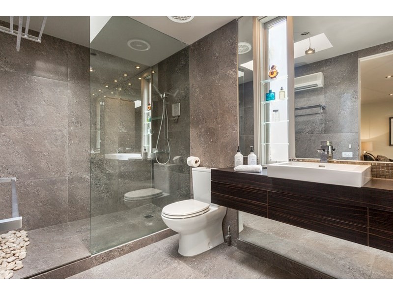 33 The Boulevarde, Doncaster VIC 3108