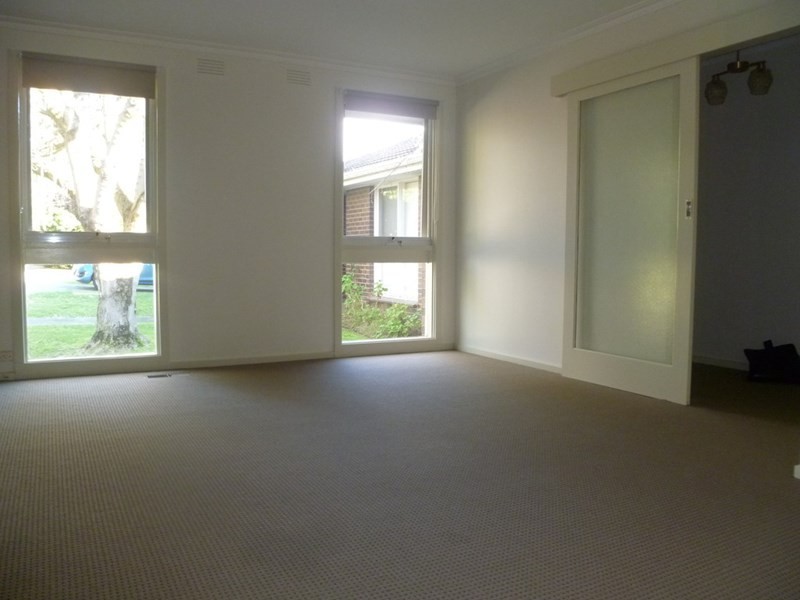 2/18 Lernes Street, Forest Hill VIC 3131