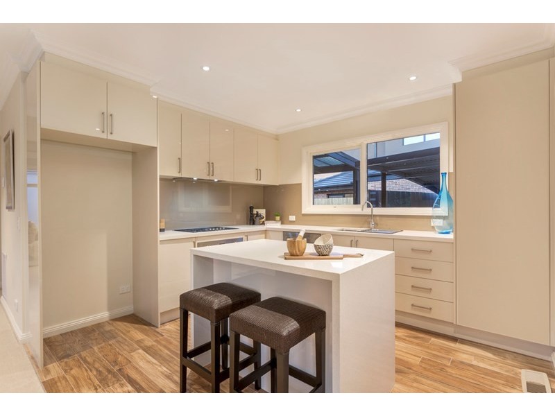 2 Banool Quadrant, Doncaster East VIC 3109