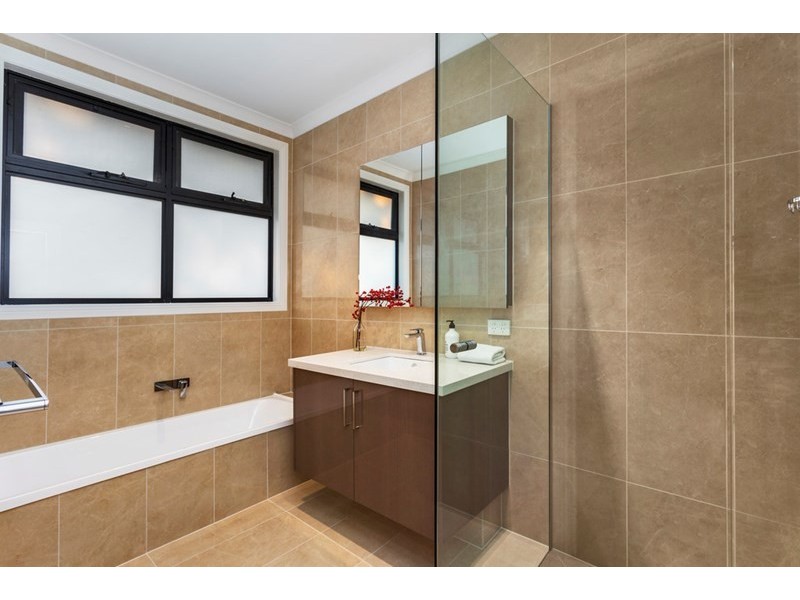 1A Woodhouse Road, Doncaster East VIC 3109