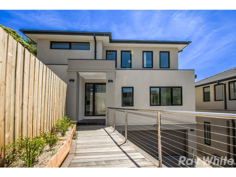 2/32 Outlook Drive, Doncaster VIC 3108