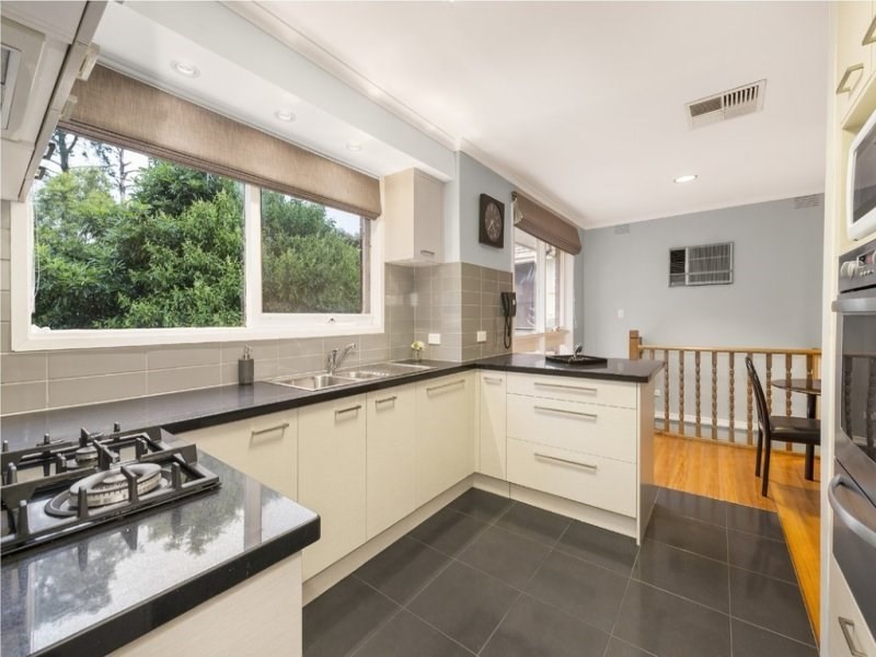 16 Boronia Grove, Doncaster East VIC 3109