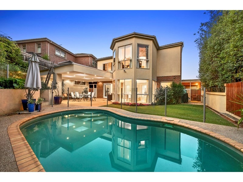 17 Lachlan Grange, Bulleen VIC 3105