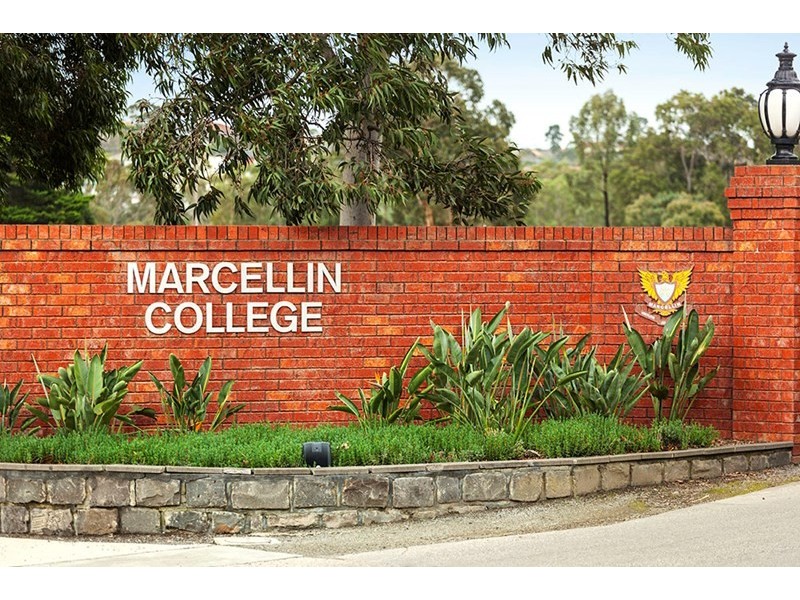 17 Lachlan Grange, Bulleen VIC 3105