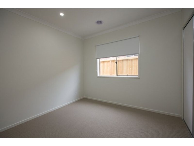 6 Lifford Walk, Lalor VIC 3075