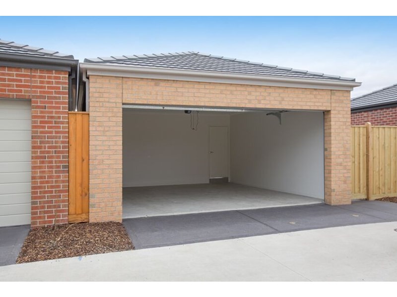 6 Lifford Walk, Lalor VIC 3075