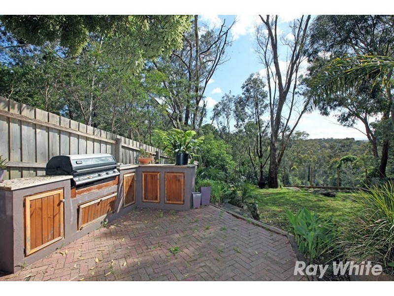 3 Sandra Avenue, Eltham VIC 3095