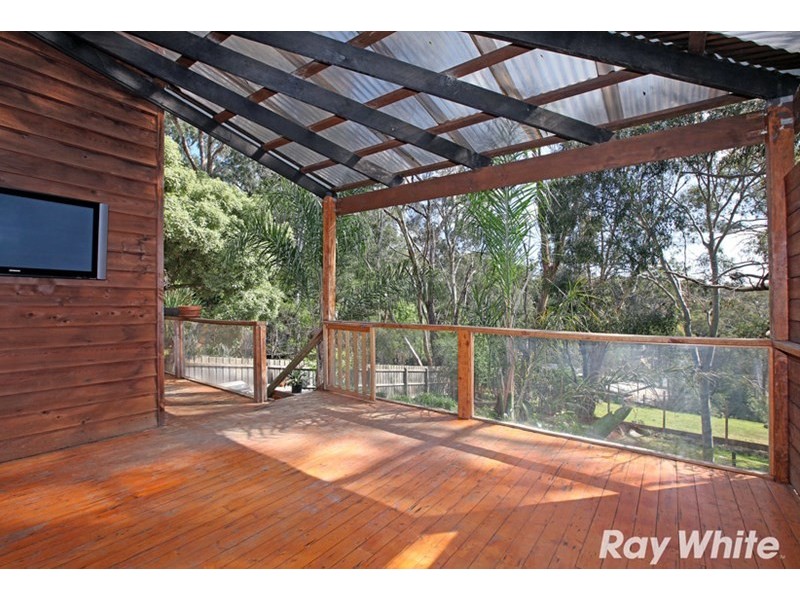 3 Sandra Avenue, Eltham VIC 3095