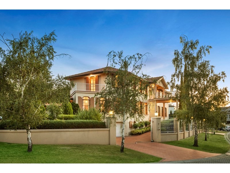 7 Robb Close, Bulleen VIC 3105