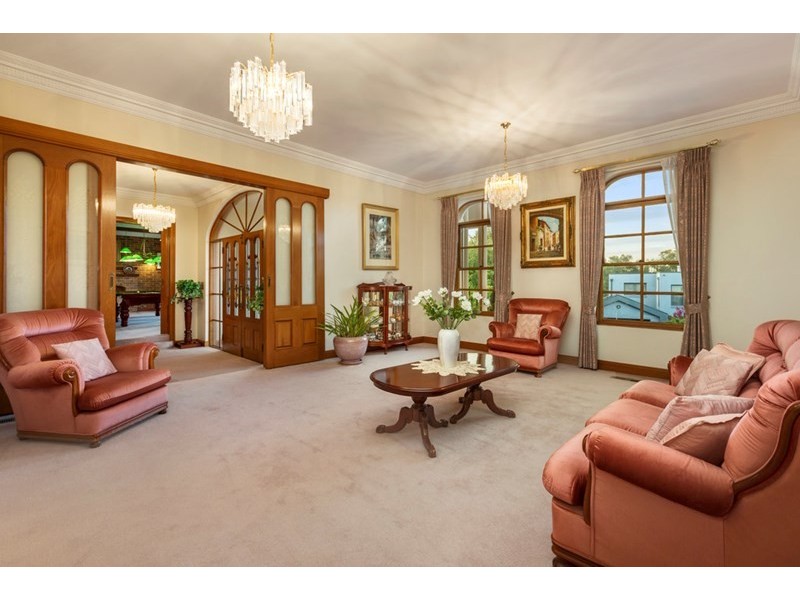 7 Robb Close, Bulleen VIC 3105