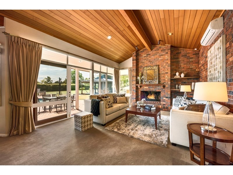 15 Edwin Road, Templestowe VIC 3106