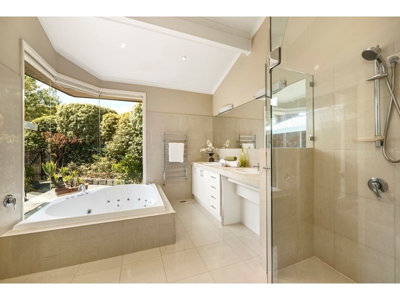 15 Edwin Road, Templestowe VIC 3106