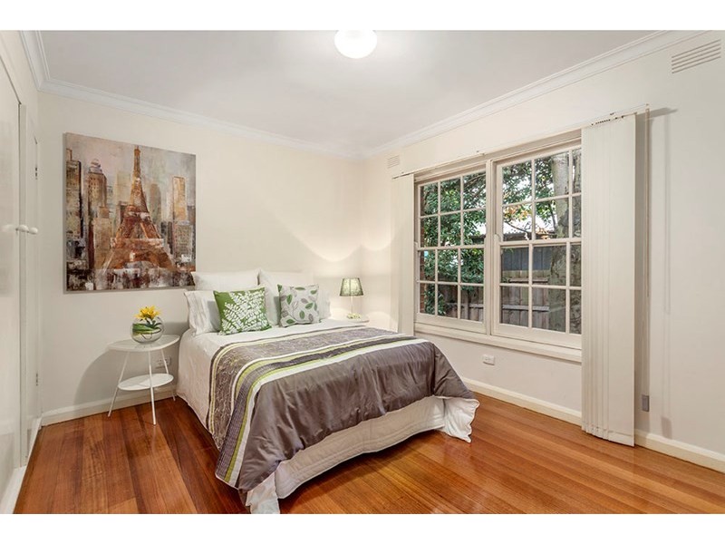 24 Hedge End Road, Nunawading VIC 3131