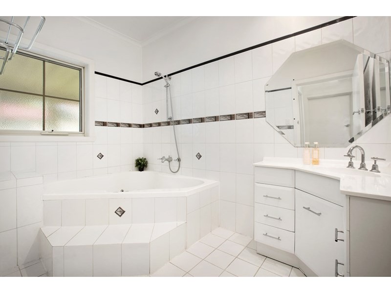 4 Avon Street, Bulleen VIC 3105