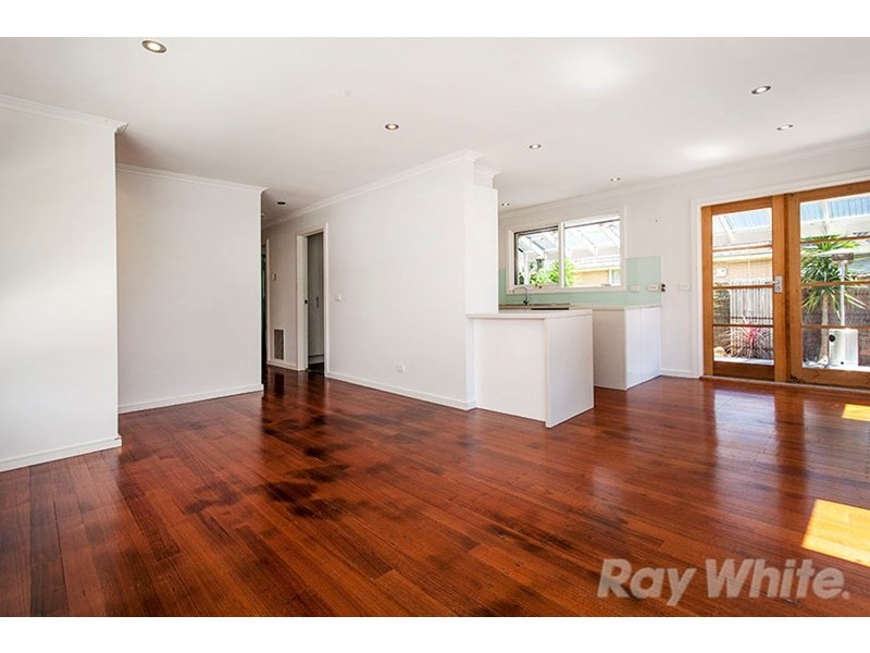 87 Esther Crescent, Mooroolbark VIC 3138