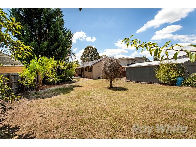 87 Esther Crescent, Mooroolbark VIC 3138