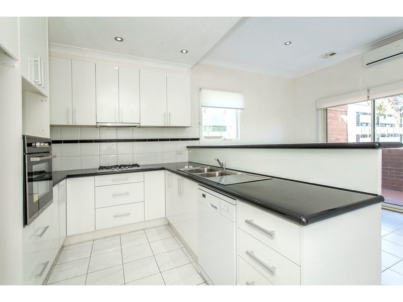 17 Carnarvon Street, Doncaster VIC 3108