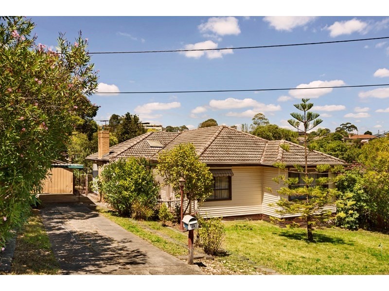 12 Lincoln Drive, Bulleen VIC 3105