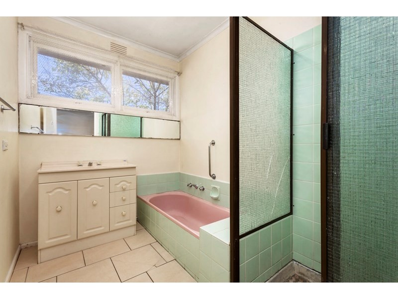 12 Lincoln Drive, Bulleen VIC 3105