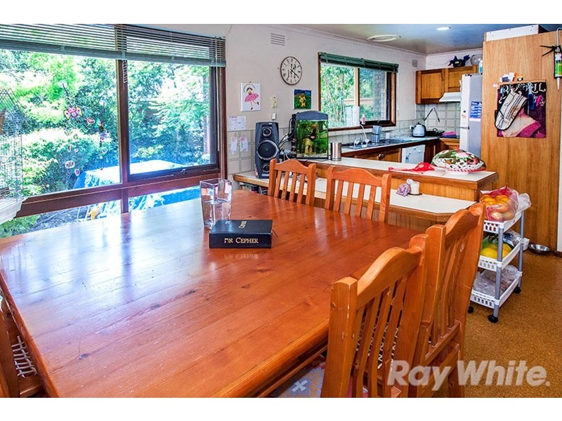 5 McCubbin Terrace, Doncaster East VIC 3109