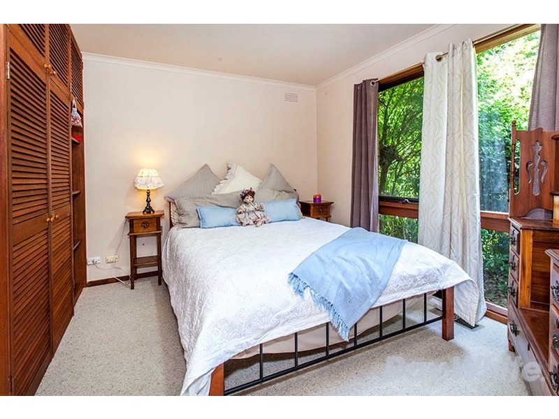 5 McCubbin Terrace, Doncaster East VIC 3109