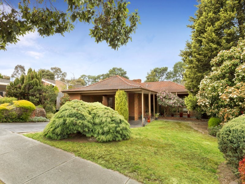 17 Fernlea Crescent, Doncaster East VIC 3109