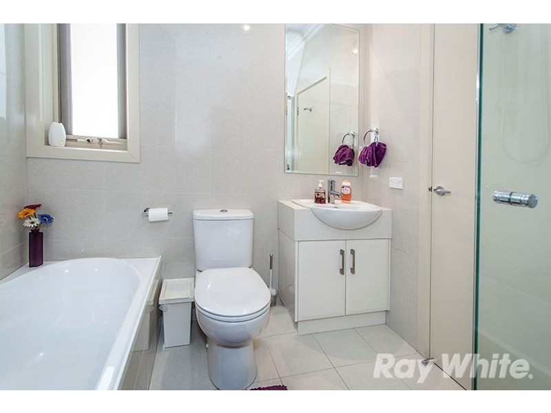 3/2 Hamilton Crescent, Doncaster East VIC 3109