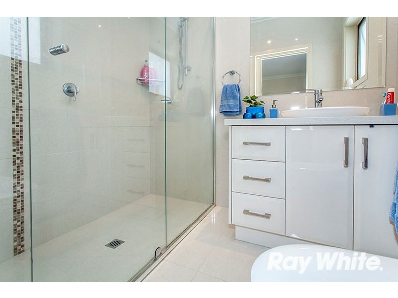 3/2 Hamilton Crescent, Doncaster East VIC 3109