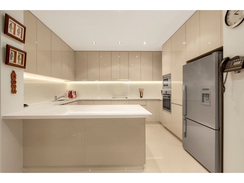701/1 Sovereign Point Court, Doncaster VIC 3108