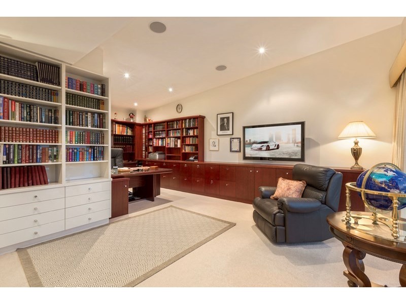 701/1 Sovereign Point Court, Doncaster VIC 3108