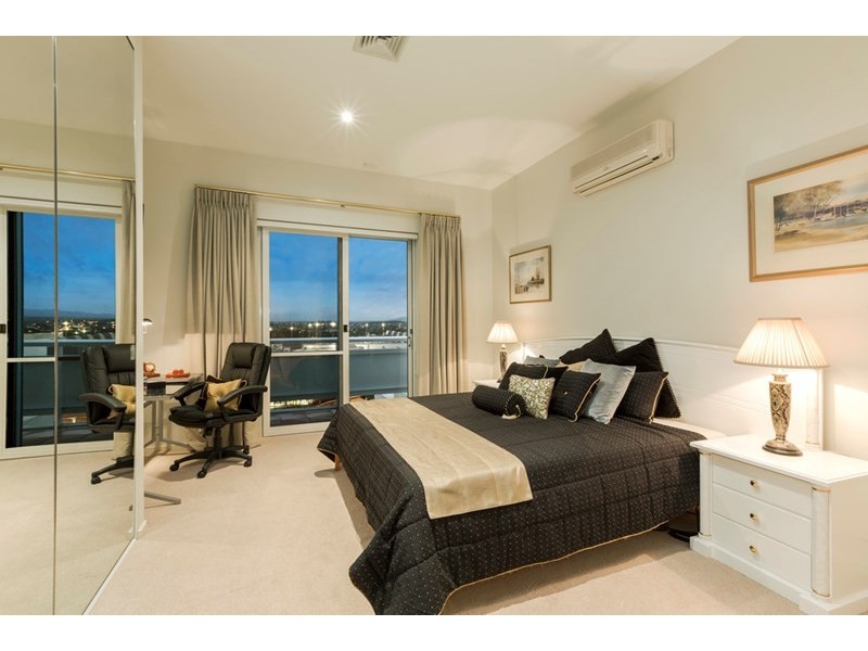 701/1 Sovereign Point Court, Doncaster VIC 3108