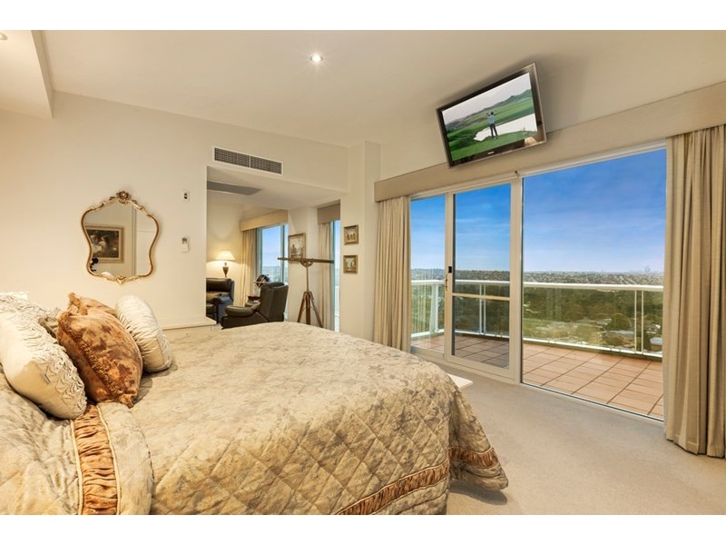 701/1 Sovereign Point Court, Doncaster VIC 3108