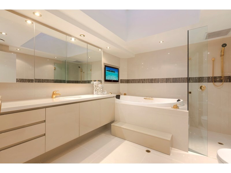 701/1 Sovereign Point Court, Doncaster VIC 3108