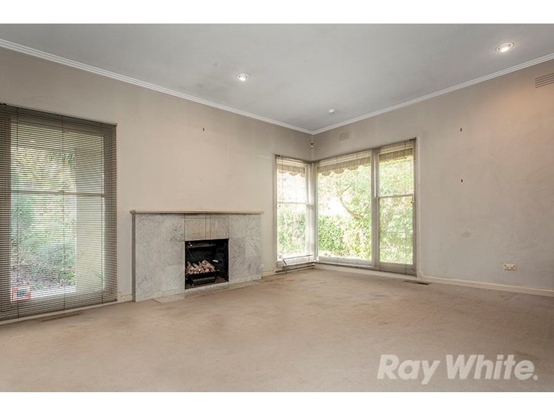 61 Relowe Crescent, Mont Albert North VIC 3129