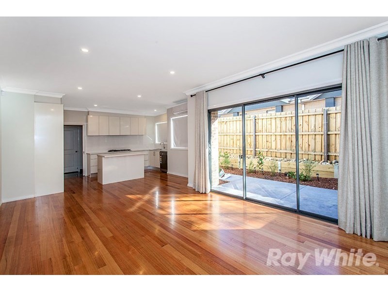 1/38 Cook Road, Mitcham VIC 3132