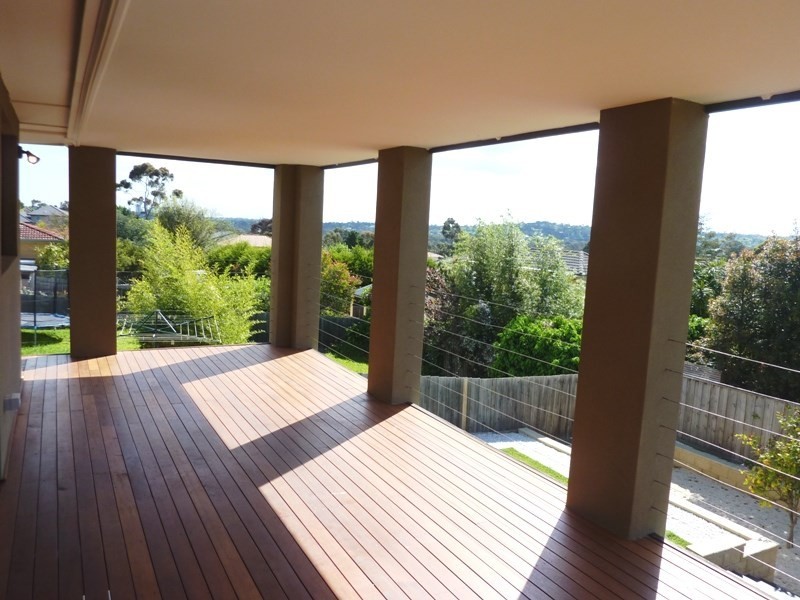 23 Robinson Grove, Bulleen VIC 3105