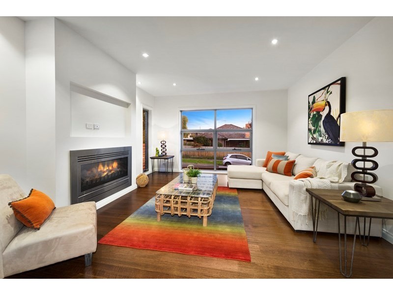 18 Buckingham Crescent, Doncaster VIC 3108