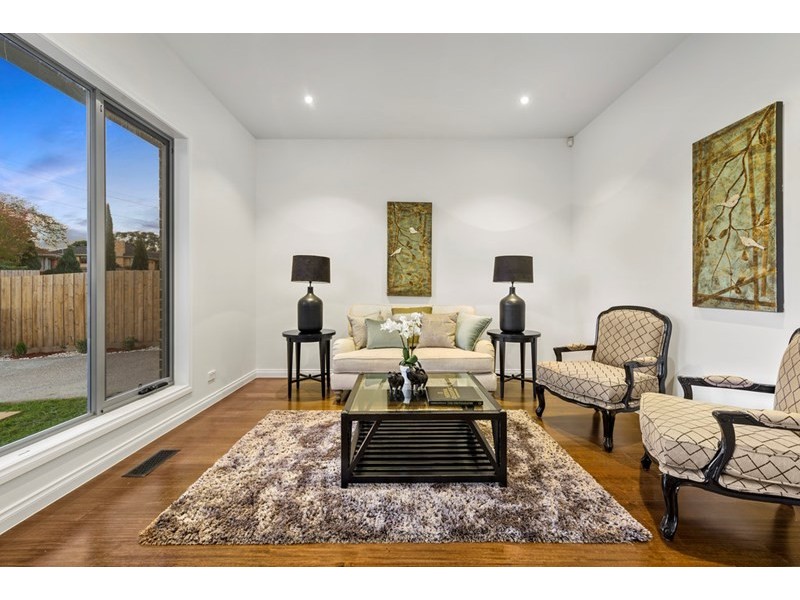 18 Buckingham Crescent, Doncaster VIC 3108