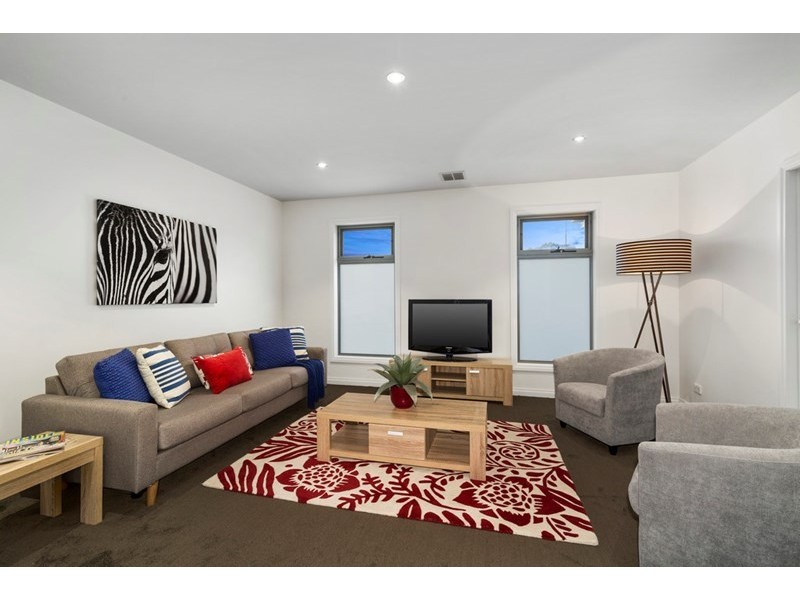 18 Buckingham Crescent, Doncaster VIC 3108