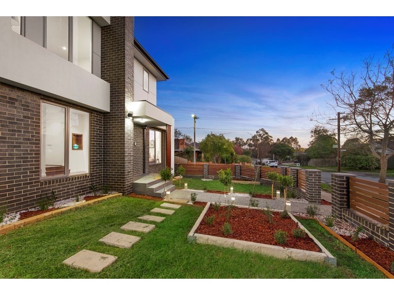 18 Buckingham Crescent, Doncaster VIC 3108