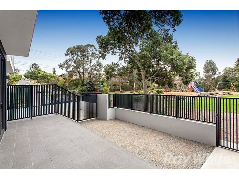 2/3 Grosvenor Street, Doncaster VIC 3108