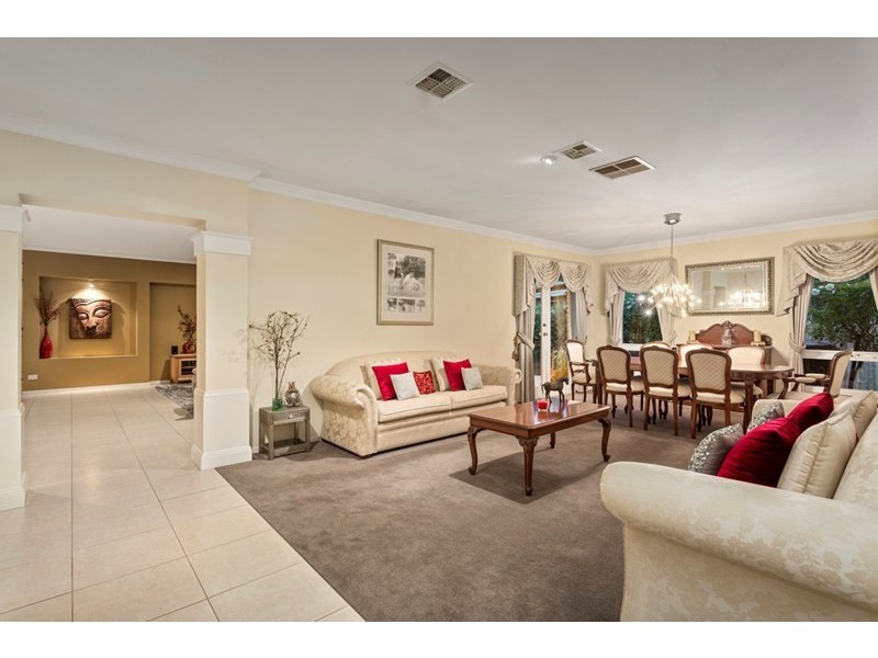 44 Landau Drive, Warranwood VIC 3134