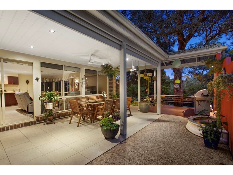 44 Landau Drive, Warranwood VIC 3134